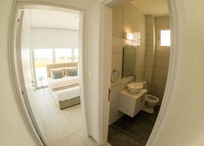 Imperial Jade Gold Emerging 1