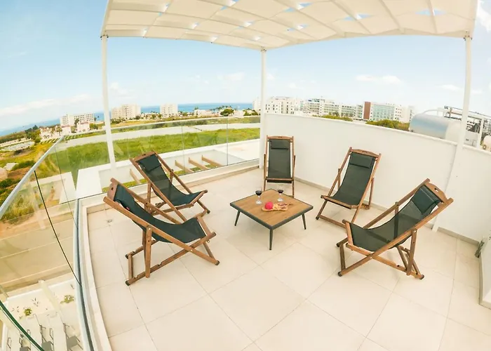 Willa Imperial Jade Gold Emerging 1